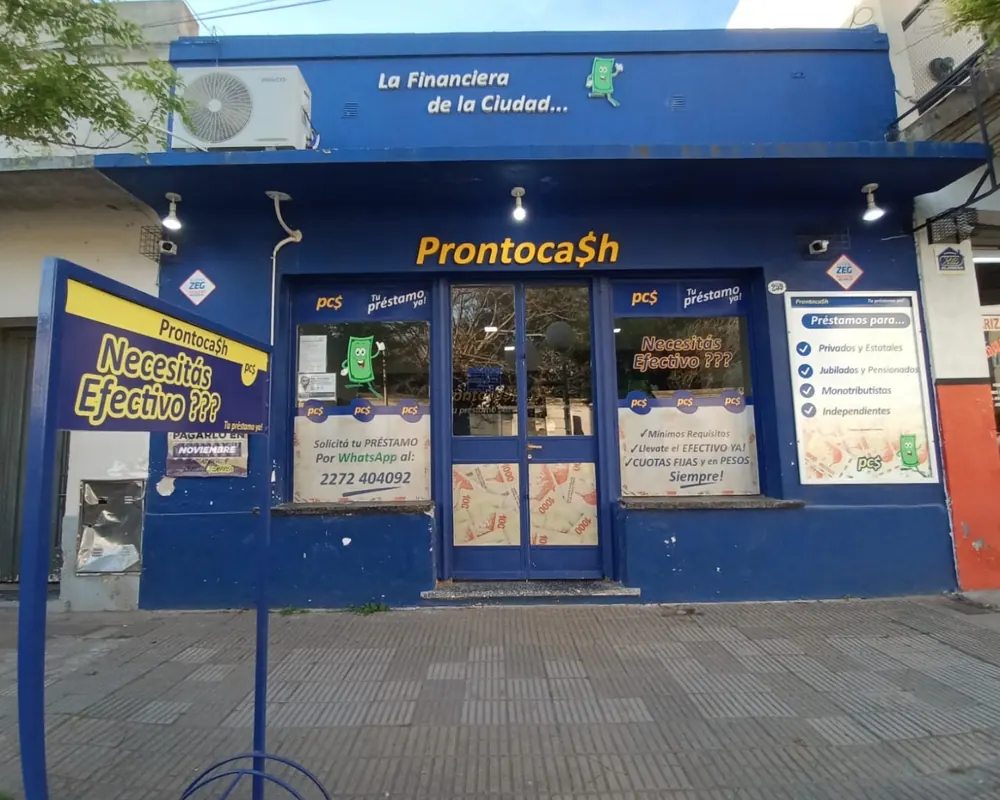 Equipo de la sucursal ProntoCash en Navarro